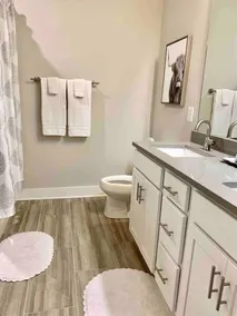 Skyline Views/3 Miles to Downtown/WeeklyDiscounts/Pet Friendly - Image 4