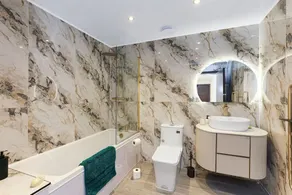 Perfect Booking 2 Bed Flat with Gym & Cinema - Image 5