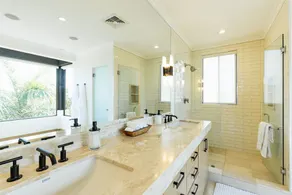 Luxury 4-bedroom Penthouse on 5-star Resort - Image 4