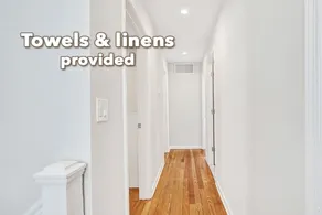 Stylish House One Block To Beach With Linens And Parking - Image 3