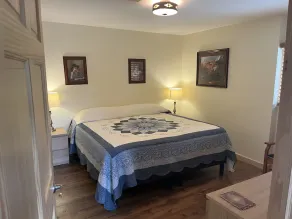 ADULTS 25 and older, Creekside Vacation Rental Suite 2,  Downtown, CITY APPROVE - Image 5