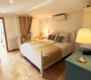 Villa La Passe Incantevole: Rifugio di Lusso con Piscina Vicino a Claviers - Image 4