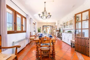 Superbe Country Villa avec vue sur la montagne sur 6 acres de terres privées - Image 3