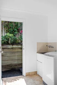 Urban Apartment in the Heart of Paddington - Image 2