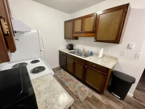 ★Spacious & Comfy Small-Town Gem♥ | ♛King Bed, pkg - Image 3