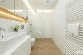Beachfront Holiday Apartment, Sauna, Swimming Pool - Image 4
