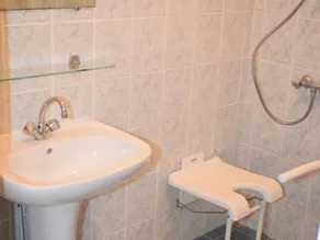 Gîte de Charme pour 15 Pers avec Jardin Privatif, à 12 km de La Roche-Posay - FR-1-381-514 - Image 3