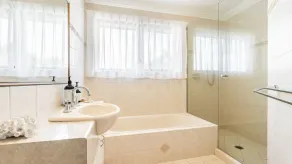 Nirvana Waters - Waterfront with Pool - Holiday Yamba - Image 4