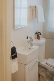 Modern Studio unit next to downtown Medford. Features a plush King bed, private outdoor space, fast WiFi, and a well-equipped mini-kitchen. Perfect for couples or solo travelers. - Image 5