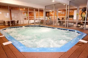 Clean, well equipped condo, great location! Cleaning included in rental rate. - Image 4