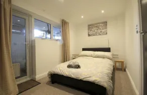 One bed apartment near beach - Image 4