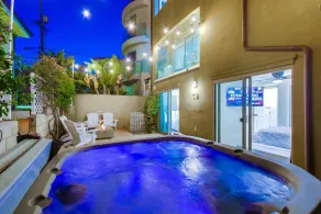 2 Houses to Ocean * 3 Levels+Sky Deck * Hot Tub * Ocean Views - Image 3