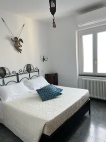 Villa på 2 etager med udsigt over havnen i Vernazza. Wi-Fi og AC - Image 5