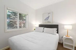 Bright 3-Bed Apartment Near Coogee Beach - Image 5