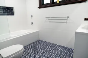 4 bedroom stone home walking distance to the best restaurants - Image 5