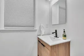 Spacious 2-Bedroom Bungalow in Bradley Beach - Image 3