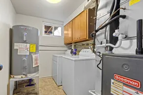 Ultra Comfort + Style! HOT TUB & Fireplace! Two Living Rooms >10 min to Downtown & BSU! - Image 2