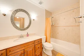 Cozy, spacious 4B4B house with high-speed internet near Disney - Image 4
