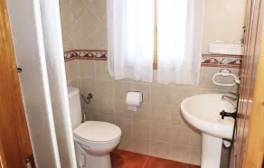 Cozy Home In Corumbela - Image 3