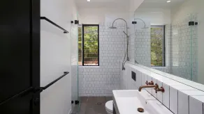 Family Beach House Sleeps 18, Dramatic Beach and Ocean Views over Copacabana. - Image 2
