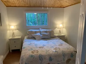 Private, cozy and steps from the beach! - Image 5