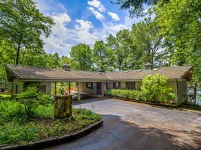 Your Blue Ridge Vacation Awaits in this Luxurious Lake-Front Home. - Image 5