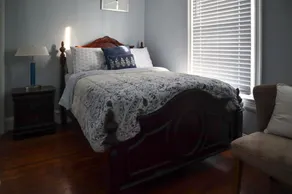 Newly renovated two bedrooms entire Apartment - Image 4