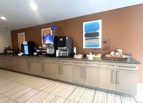Best Western Erie Inn & Suites - Image 5