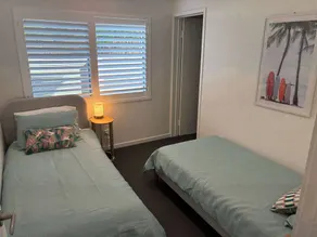 Coochin Pet Friendly, Walk To Dicky Beach - Image 4