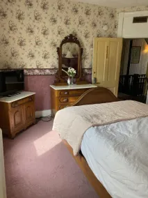 Bleiben Sie in \"Nora's Digs\", während Sie nach Costa Rica reist - Image 4