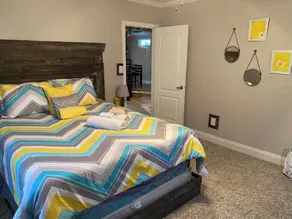 Cozy, Quaint, Beautiful Cottage- 5 Mins From Downtown - Image 5