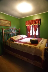 Year Round 1 Bedroom cabin at Moreno's Adirondack Celebrating 100+ years! - Image 3