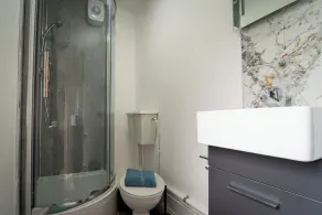 Beckbury House close to the City, 7 mins from QE and Royal Othopedic Hospital, Bham University - Image 4