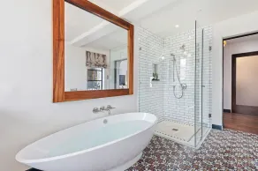Luxe vivant au coeur du centre-ville! 2 BR / 2. 5 BA ensoleillé, unité face à la montagne offre des vues à couper le souffle - Image 4