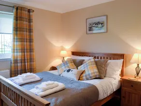 2 bedroom accommodation in Gateside, near Beith - Image 4