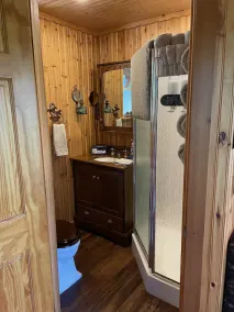 The Treehouse: Unique \"Off the Grid\" Cabin on the Lost River with stunning views - Image 2