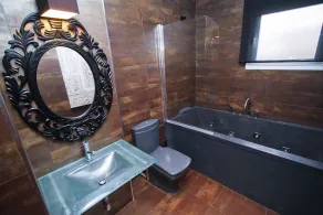 Terraced House with Private Pool - Image 2