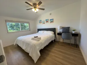Modern 4 King Beds, Beautiful Large Backyard, Golf, WFH, Long Stays, WI-FI, FWY, 25 mins to Beach - Image 2