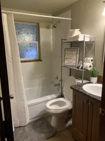 GONGAGA 3 BEDROOM GEM ⭐️ Townhouse Rancher Memory Foam 🛏’s ⭐️ Close to Amenities - Image 3