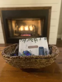 🌟Cozy Mountain Cottage w/ Hot Tub & Porch Swing Bed🌟 - Image 3