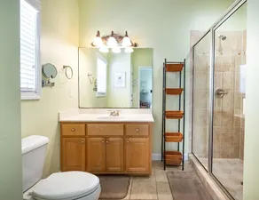 Beautifully Decorated, 3 King Master Bedrooms, AND a Heated Pool by the Ocean - Image 4