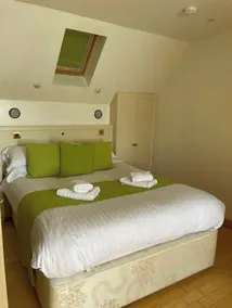 Beautiful Loch-side Apartment - Image 2