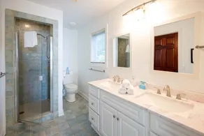 Beautiful Cottage on Lake Michigan w Private Beach - Image 4
