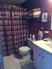 Fabulous Mountain View Chalet close to Everything in North Conway.  Pet Friendly - Image 4
