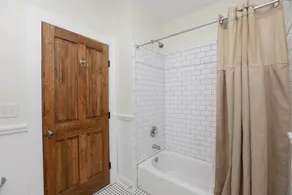 Alyssa  House - Image 5