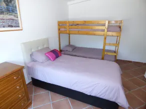 2 bedroom house with beautiful views, parking, garden and pool. - Image 4