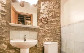 Gorgeous Home In Calonge - Image 5