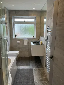 Luxurious Living in the Heart of Bromley - Image 2