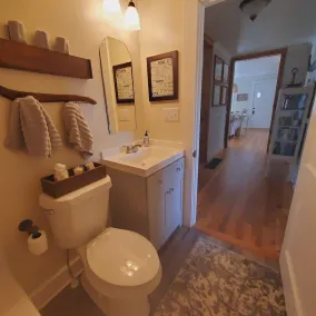 The B's Nest-Cozy County Heaven!  5 Star Host! - Image 4