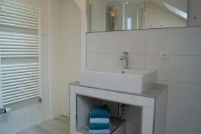 Stylish Baltic Sea apartment with island flair and a lovely fenced garden - Image 3